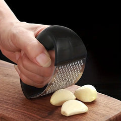 Stainless Steel Garlic Press - Easy-to-Use Manual Mincer, Crusher & Peeler - Essential Kitchen Gadget for Effortless Garlic Prep